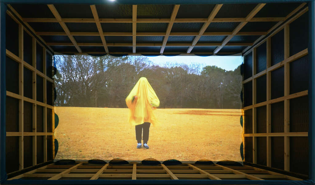 5 AKONITO 創造力の象徴としてのゴーストと時間黄色作品のみ