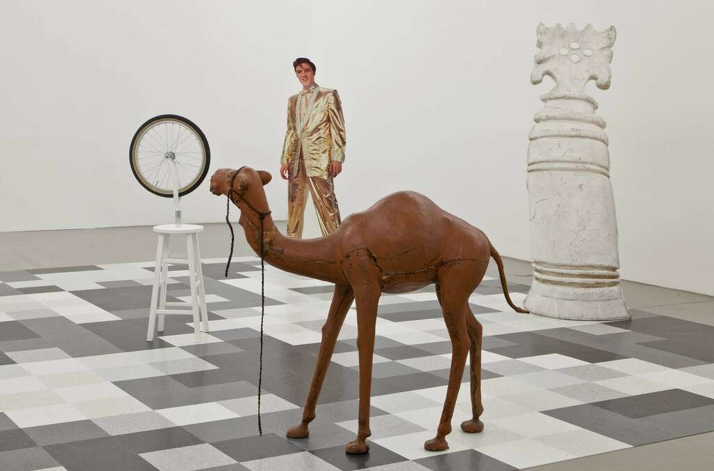 Lutz Bacher Portikus