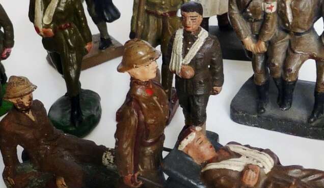 Présentation de livre L Envers du Décor Yves Depelsenaire