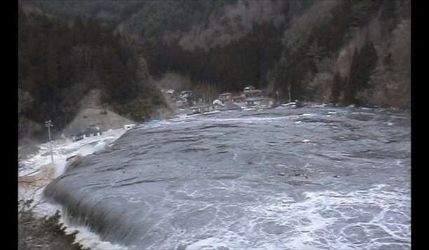 Projection proposée par Yuki Okumura au Cinéma Galeries 311 TSUNAMI 2011 de Miyamoto Seto Ikeda Kobayashi