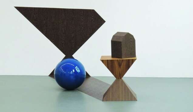 Kato Six Focus moves aside objects appear