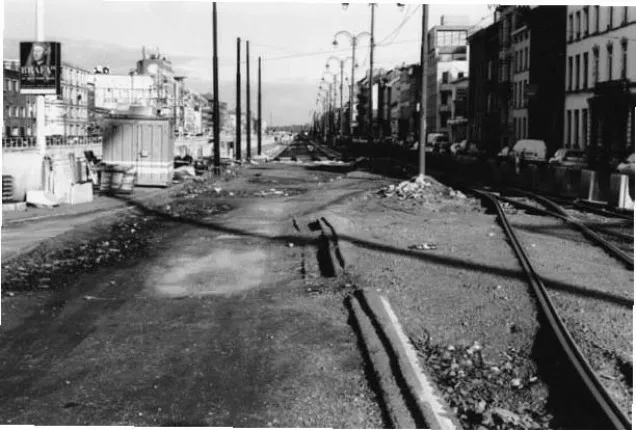 Présentation de livre Shifting Places Peter Downsbrough the Photographs