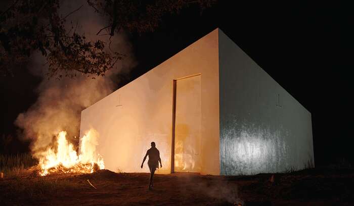 White cube at night 1