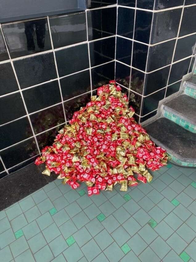 Félix González Torres Untitled Fortune Cookie Corner